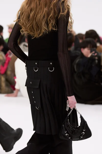 Look 76
